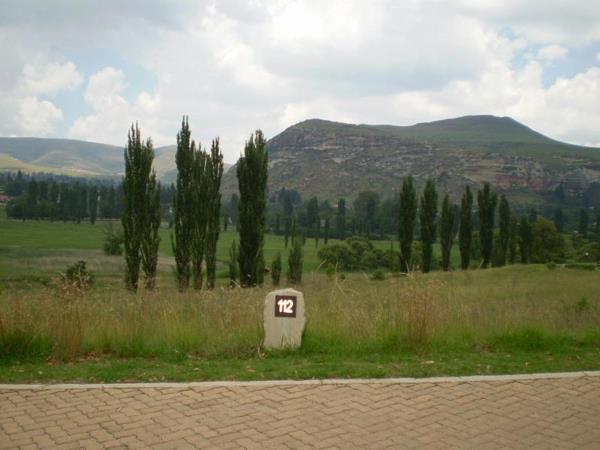 700 m² Land