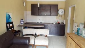 Garden Cottage in Capital Park