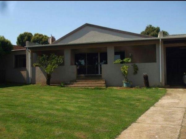 6 Bedroom House