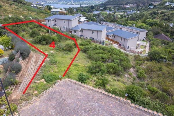 808 m² Land