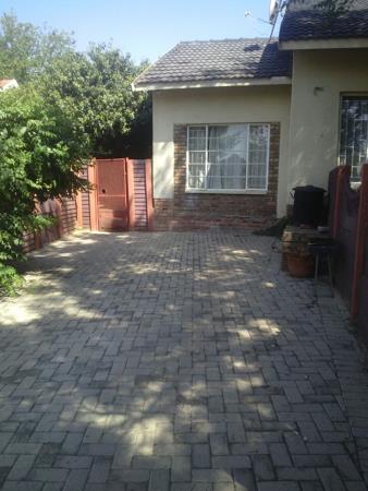 1 Bedroom Garden Cottage