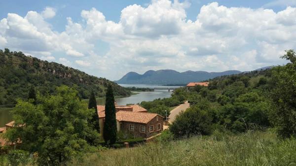 548 m² Land