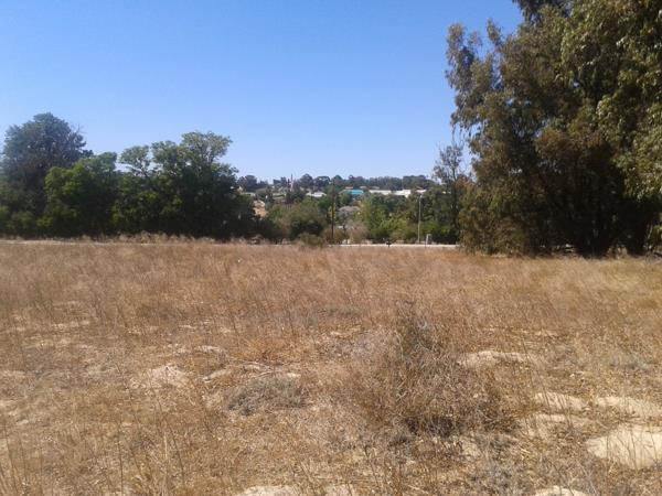 2 000 m² Land