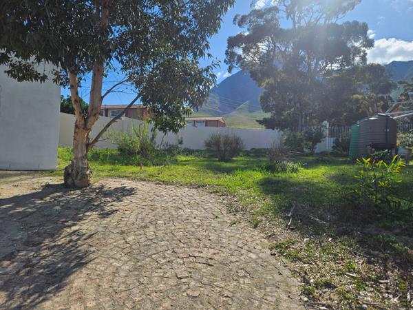 367 m² Land