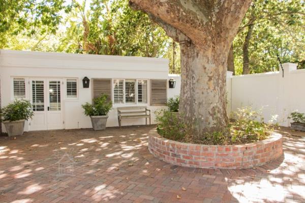 1 Bedroom Garden Cottage