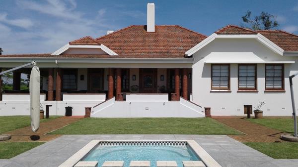 1 811 m² Land