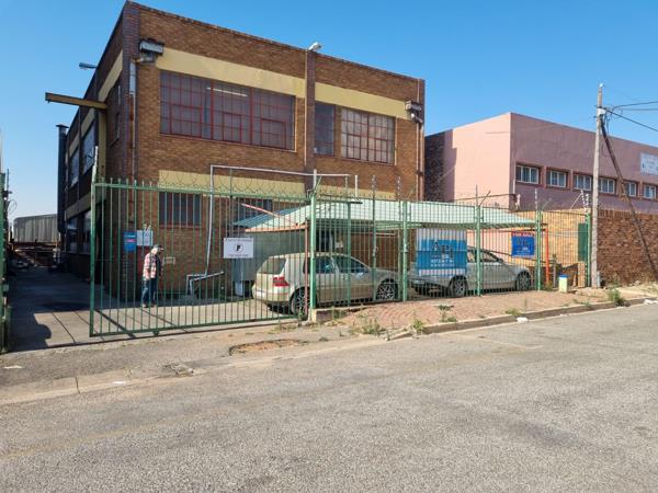 320  m² Industrial space