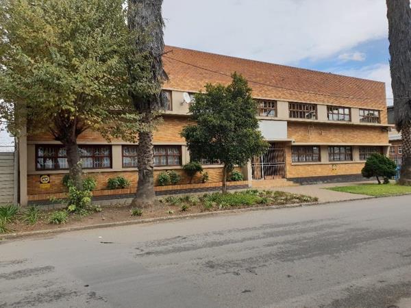 3 800  m² Industrial space