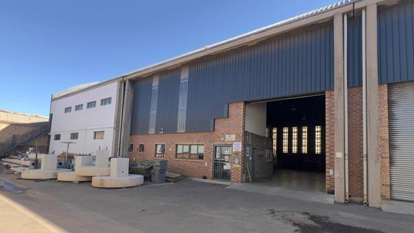 908  m² Industrial space