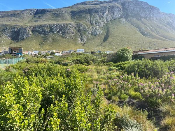 800 m² Land