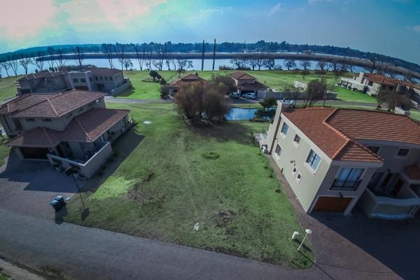 565 m² Land