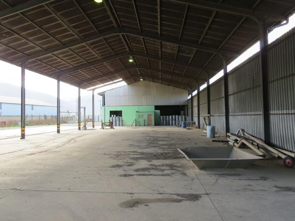 2 900  m² Commercial space