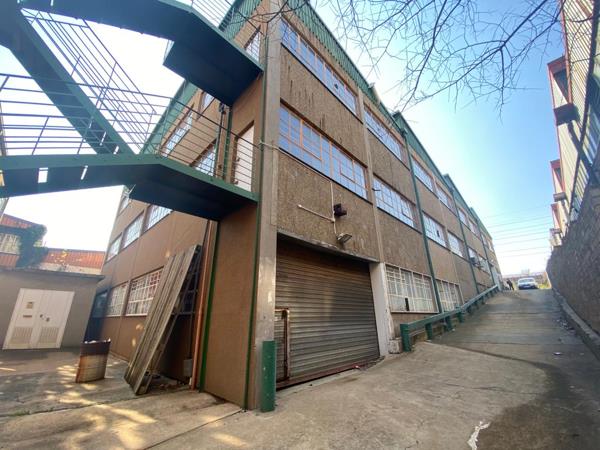 2 210 m² Industrial space