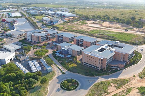 7 000 m² Land