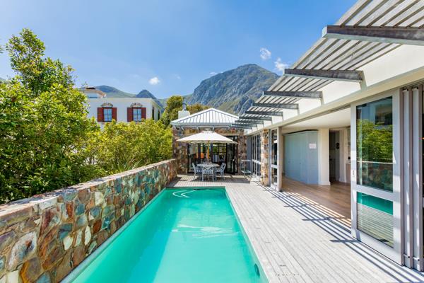 6 Bedroom House