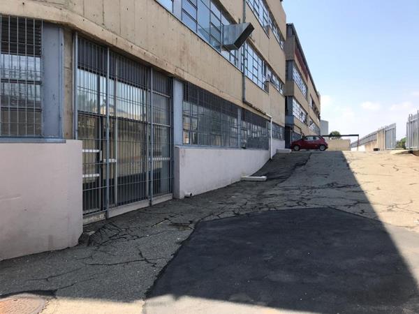 2 490  m² Industrial space