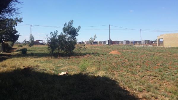 1 487 m² Land
