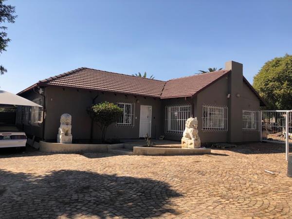 250  m² Commercial space