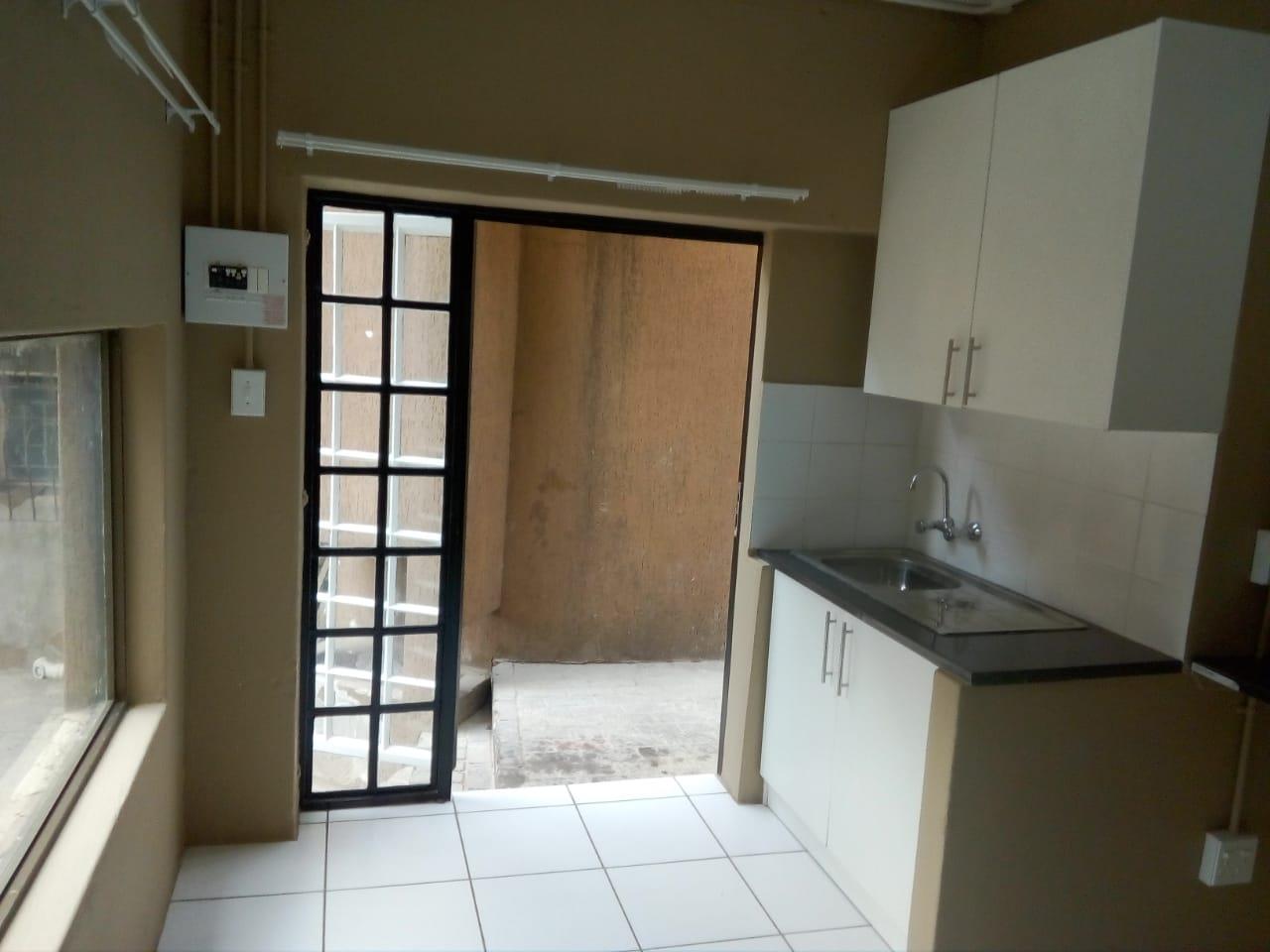 0.5 Bedroom Flat in Yeoville