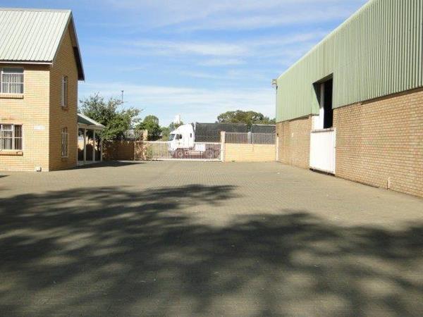 2 437  m² Commercial space