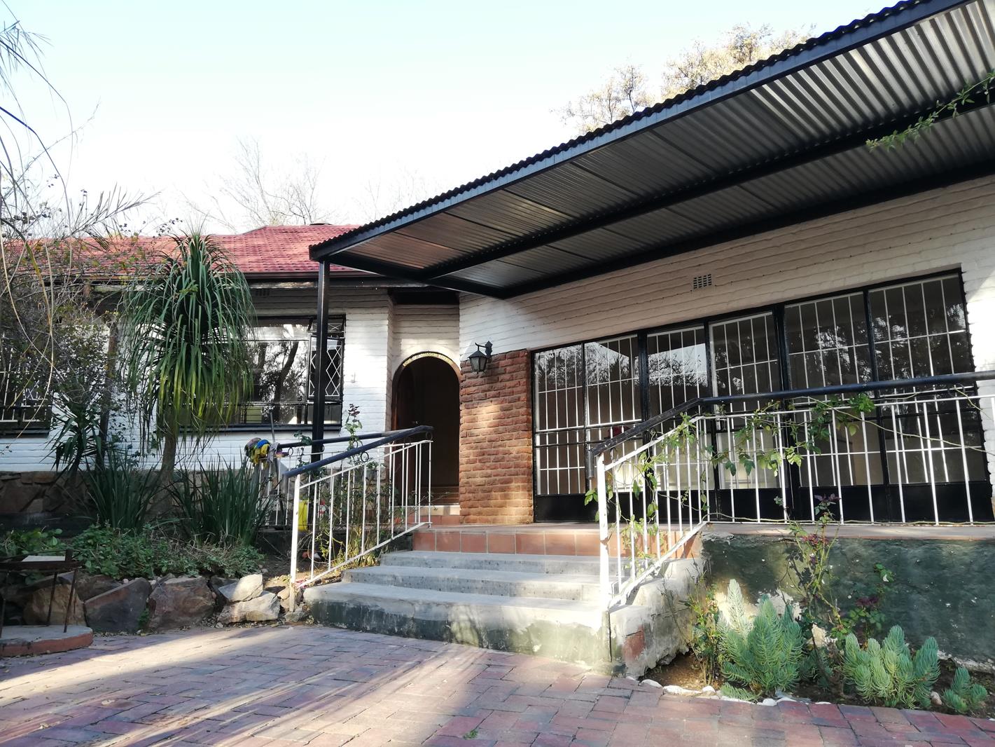 3 Bedroom Garden Cottage in Ferndale
