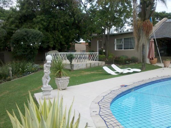 1 Bedroom Garden Cottage