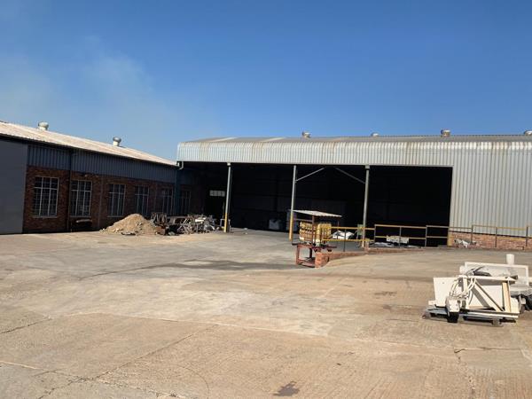 2 600  m² Industrial space
