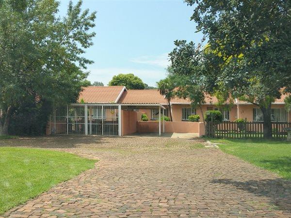 2 Bedroom Simplex