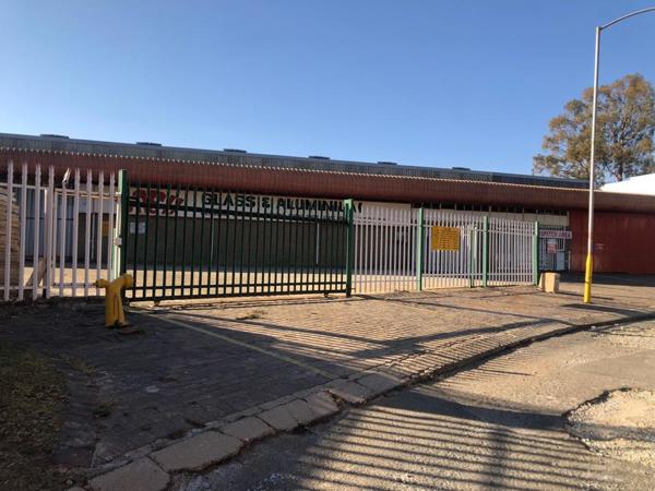 4 000  m² Industrial space