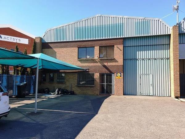 440  m² Industrial space