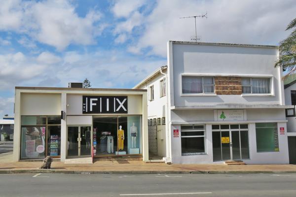 749  m² Commercial space