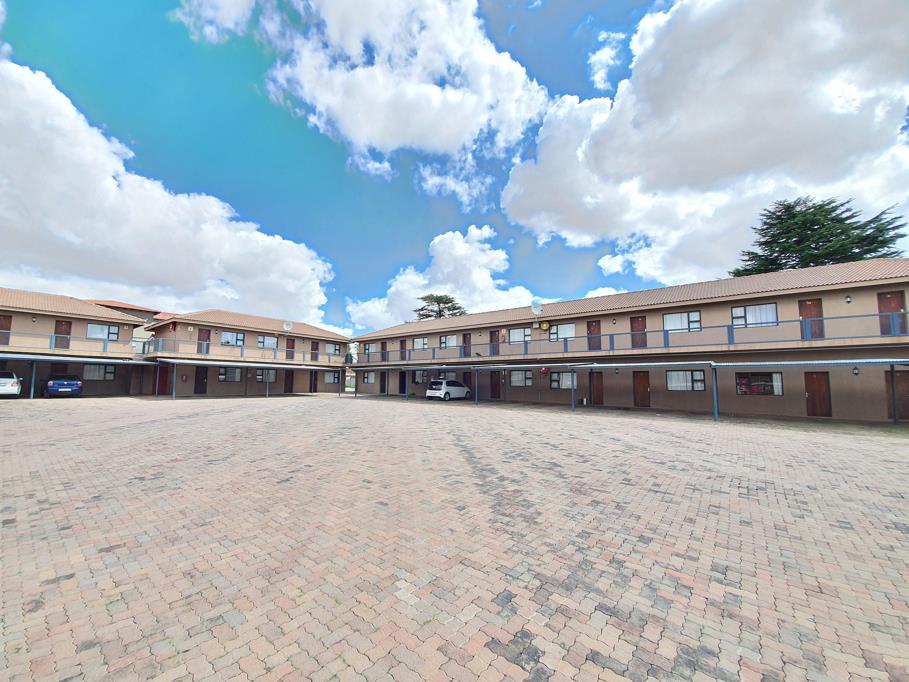 1 Bedroom Townhouse