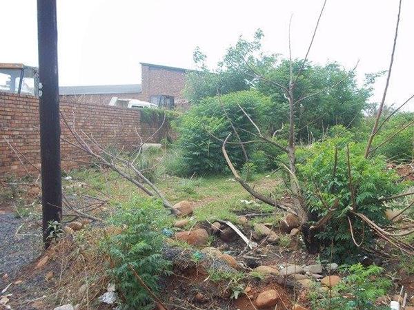 5 400 m² Land