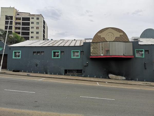 553  m² Commercial space