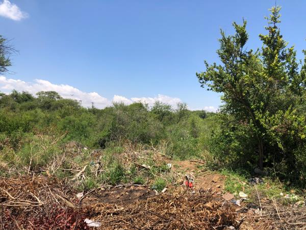 3 310 m² Land