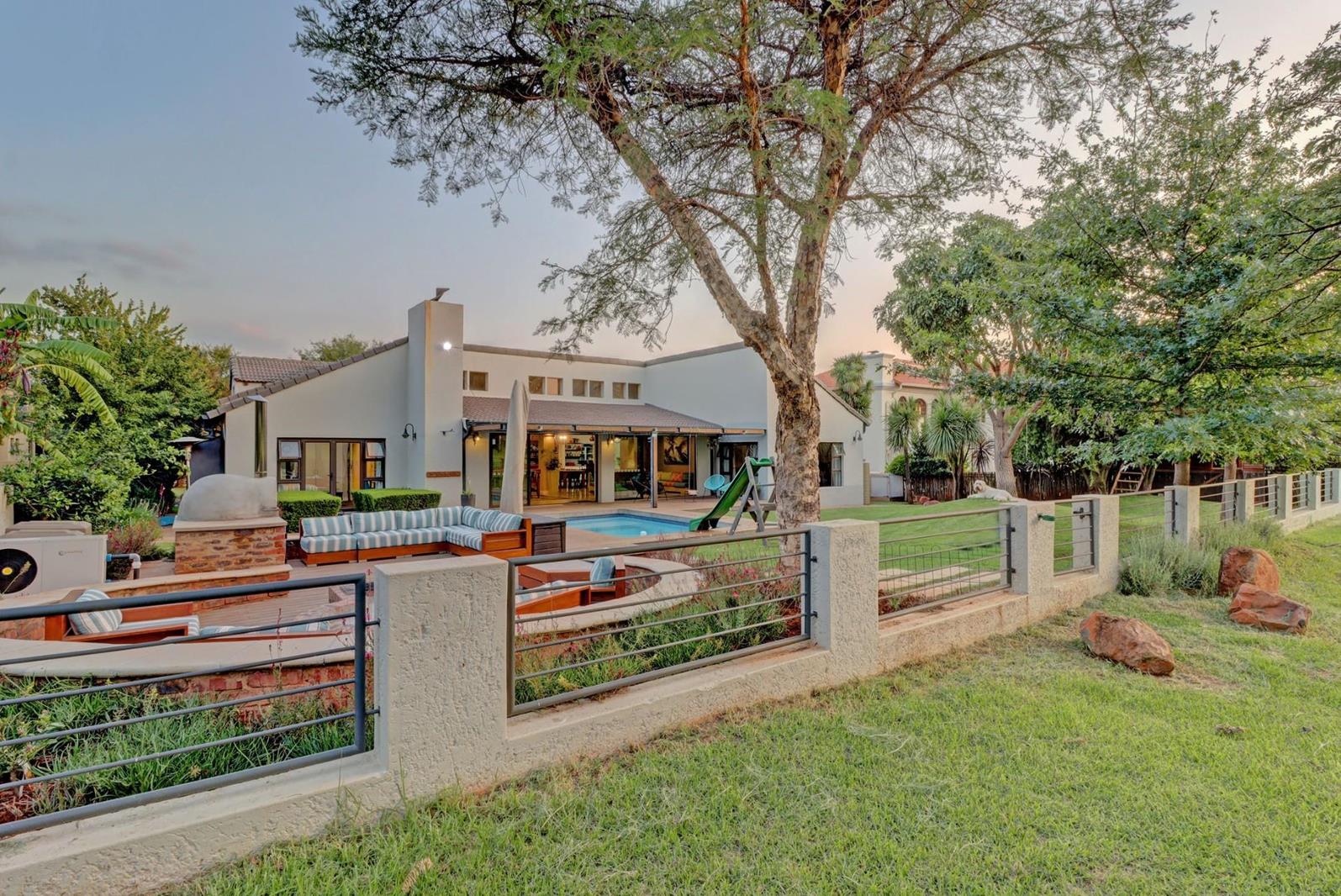 5 Bedroom House in Woodhill