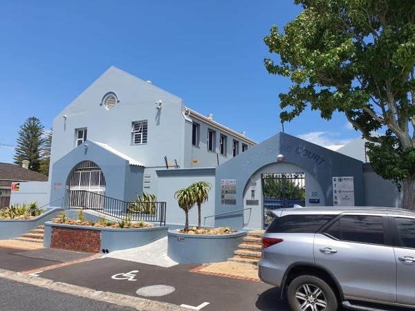 93  m² Commercial space