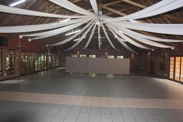 1 400 m² Commercial space