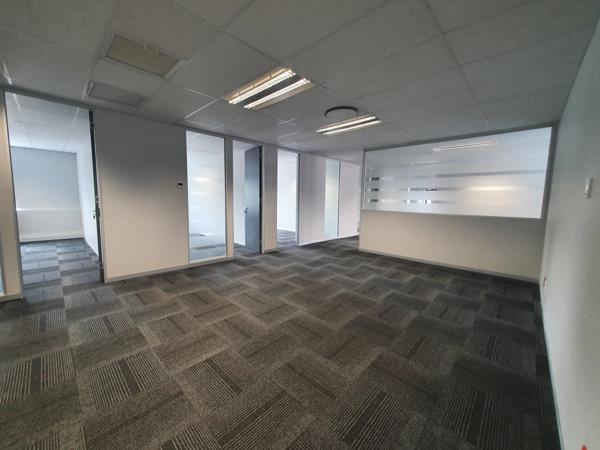 797  m² Commercial space
