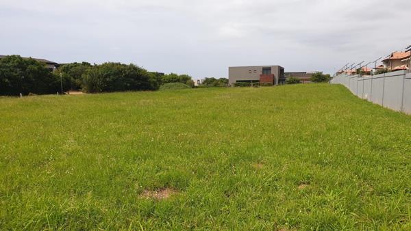 1 099 m² Land