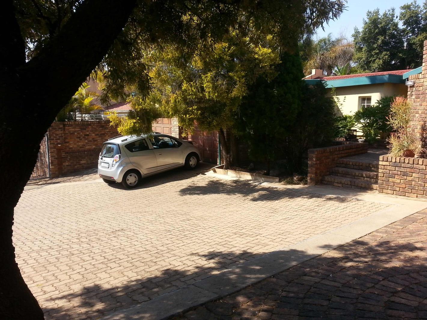 3 Bedroom Cluster in Constantia Park