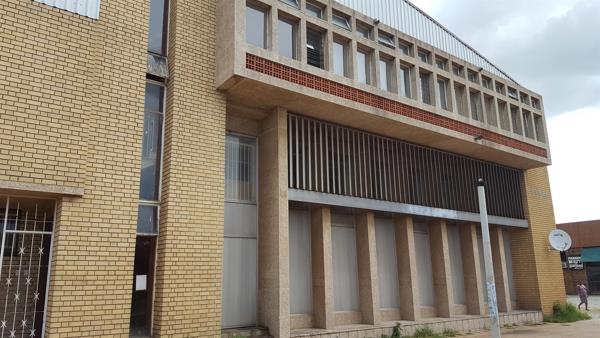 700  m² Commercial space