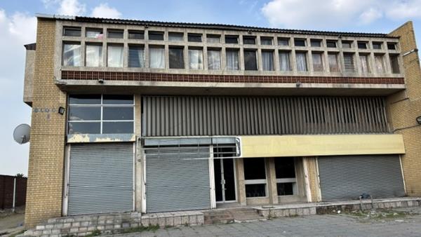 700 m² Commercial space
