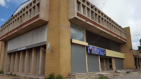 700  m² Commercial space