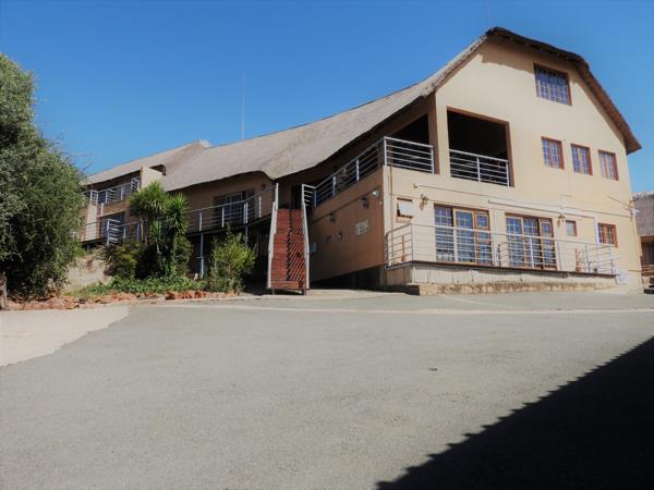 1 700 m² Commercial space
