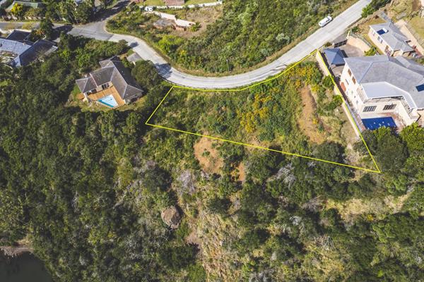 1 096 m² Land
