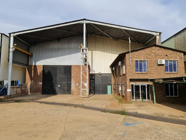 2 400  m² Industrial space