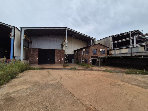 2 400  m² Industrial space