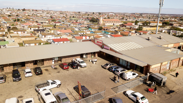 1 705 m² Commercial space