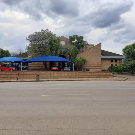 1 000  m² Commercial space